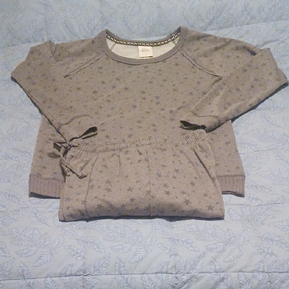 Knox Rose Gray Star Pattern Crew Neck Shirt & Jogger Pant Matching Set Size S